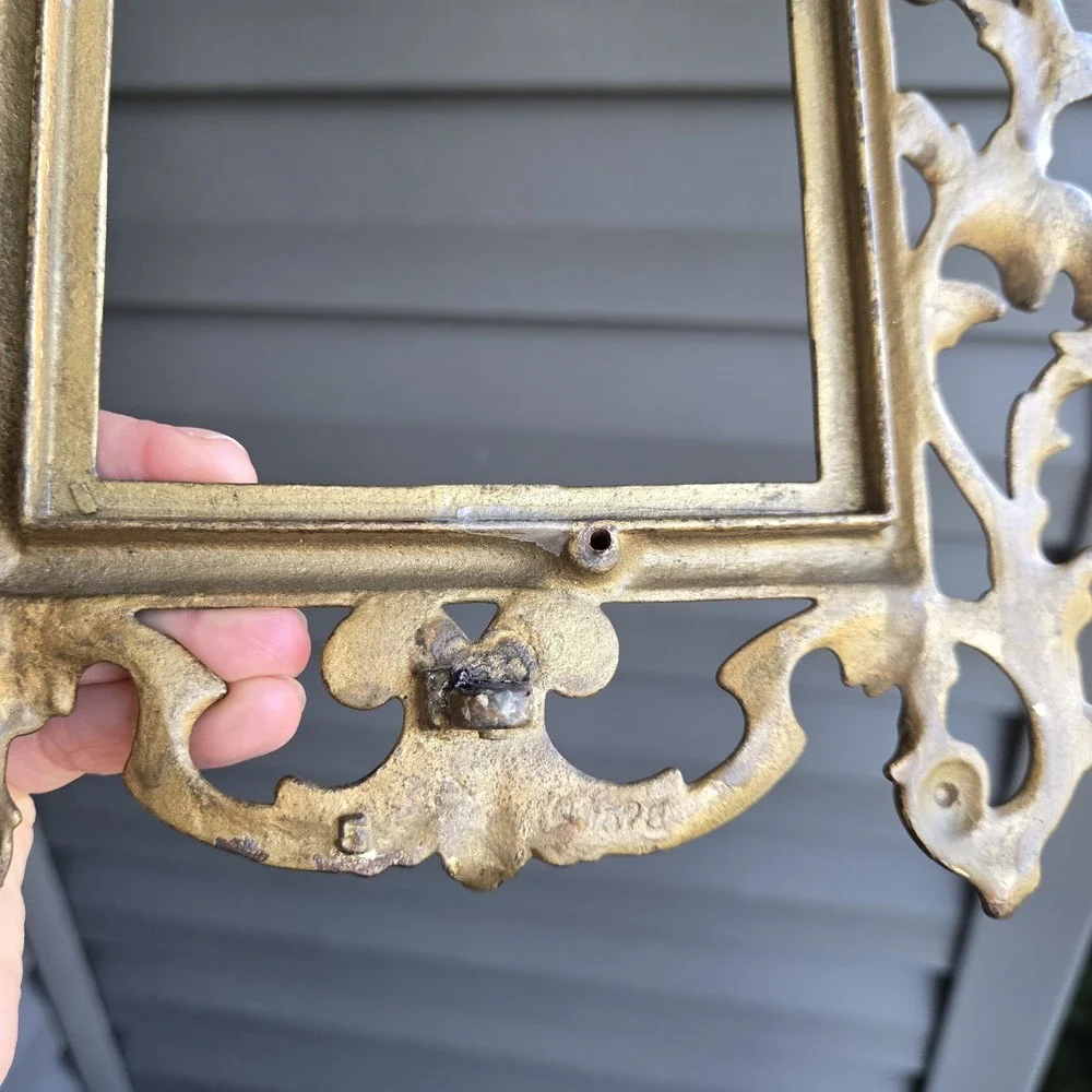 Vintage/Antique Shabby Chic Cast‎ Iron Picture Frame  Easel Style EUC